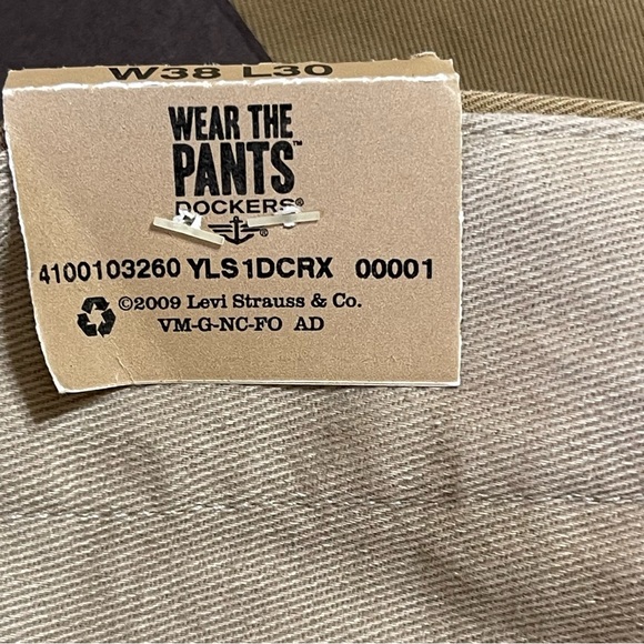 2010 Dockers K-1 Khakis Straight Fit Men’s Size 38x30 Beige Button Fly NWT - Picture 13 of 16